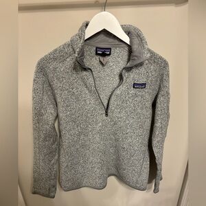 Patigonia Heathered Gray Long Sleeve 1/4 zip jacket size Medium Winter Fall